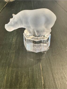 Nachtmann vintage frosted glass hippo paperweight